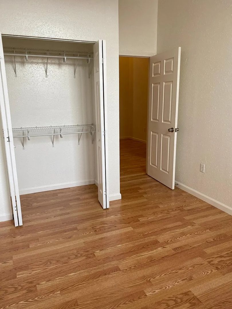 KIRKSVILLE Apartment: 117 WEST WASHINGTON