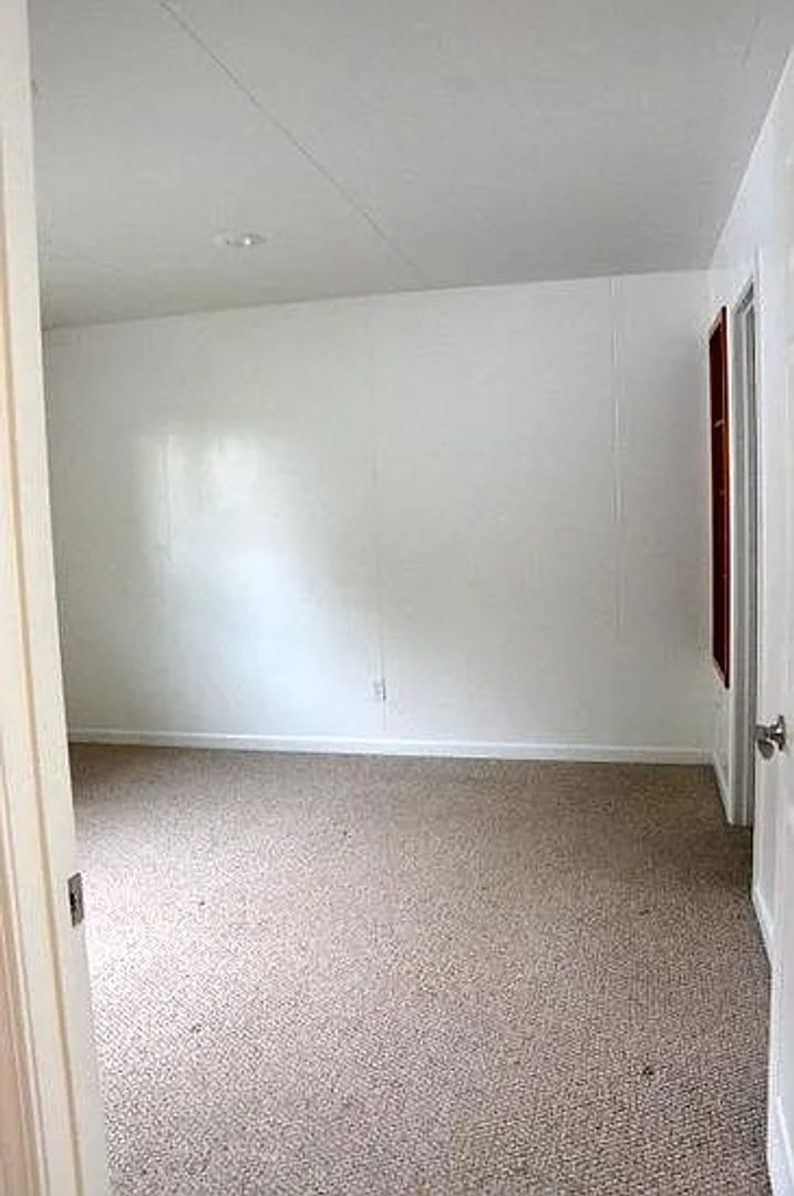 KIRKSVILLE Apartment: 701 NORTH FLORENCE