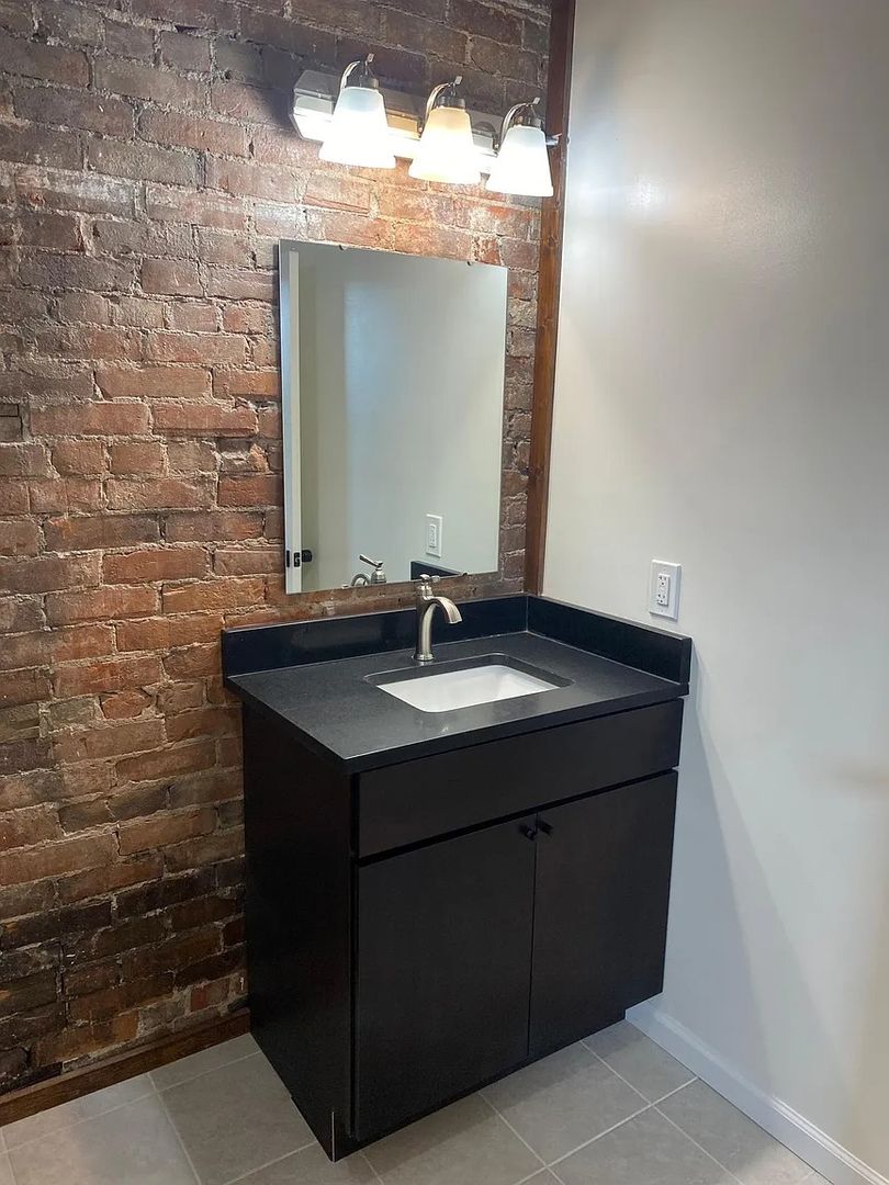 KIRKSVILLE Apartment: 114 EAST HARRISON