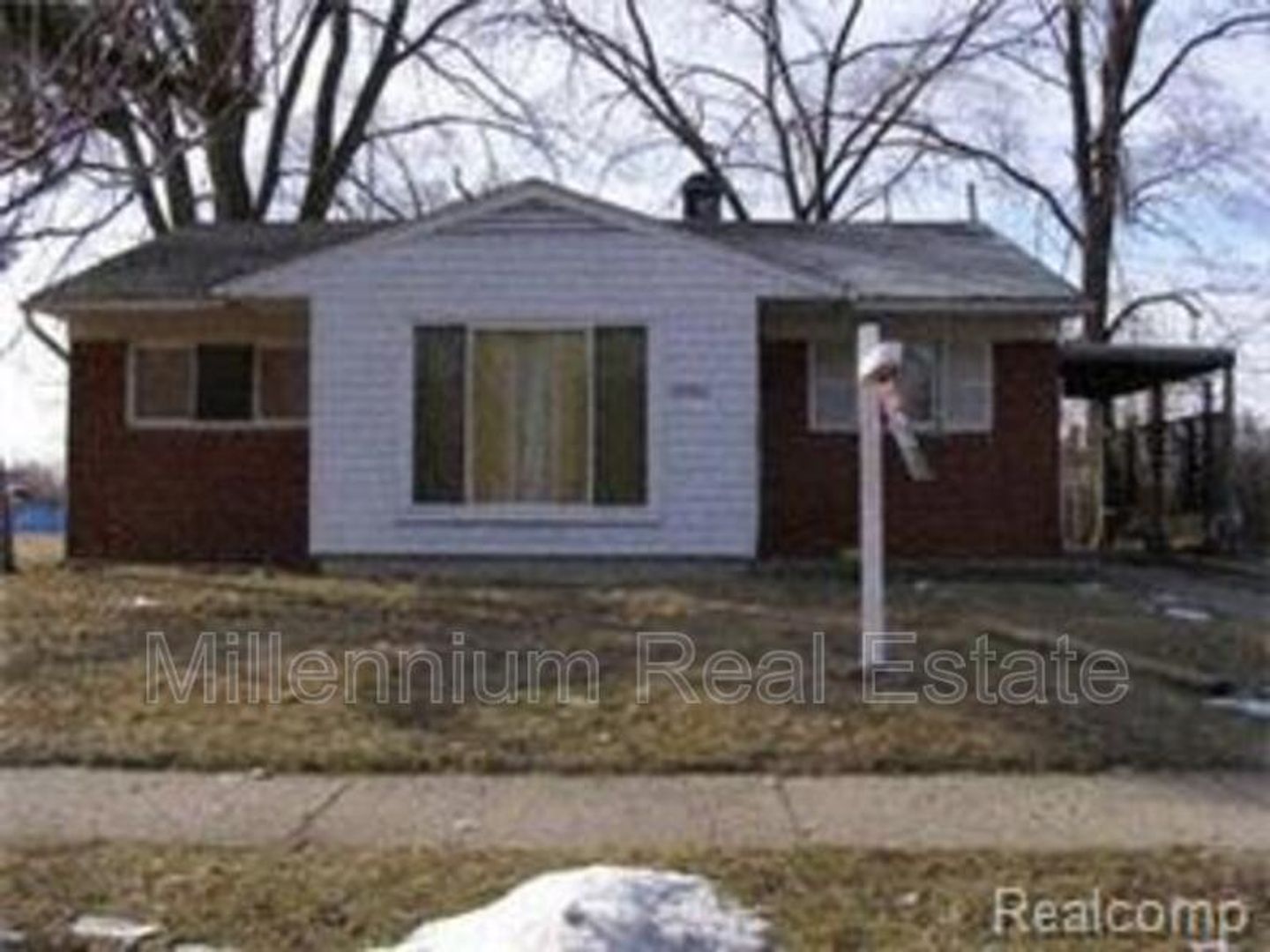 Oak Park House: 13001 Albany Ave