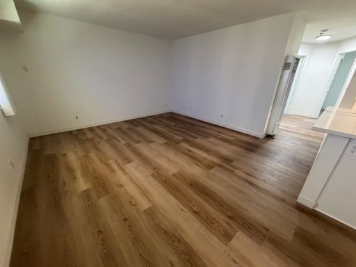 Stunning & Bright Top-Floor 2+2 in Westchester! – photo 1