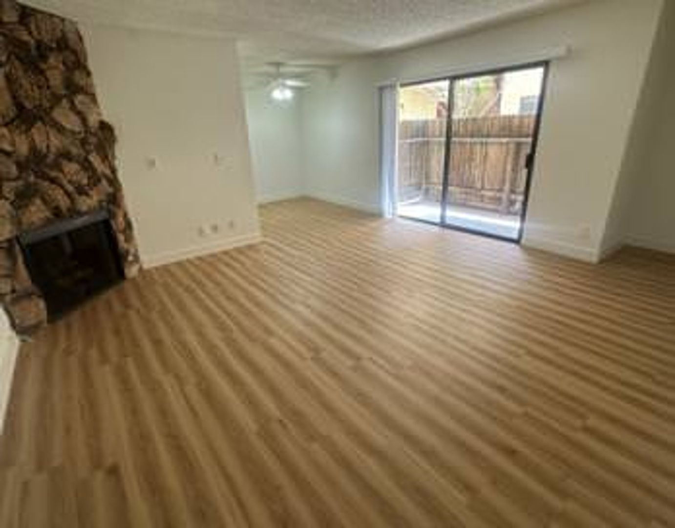 LOS ANGELES Apartment: 3736 JASMINE AVE