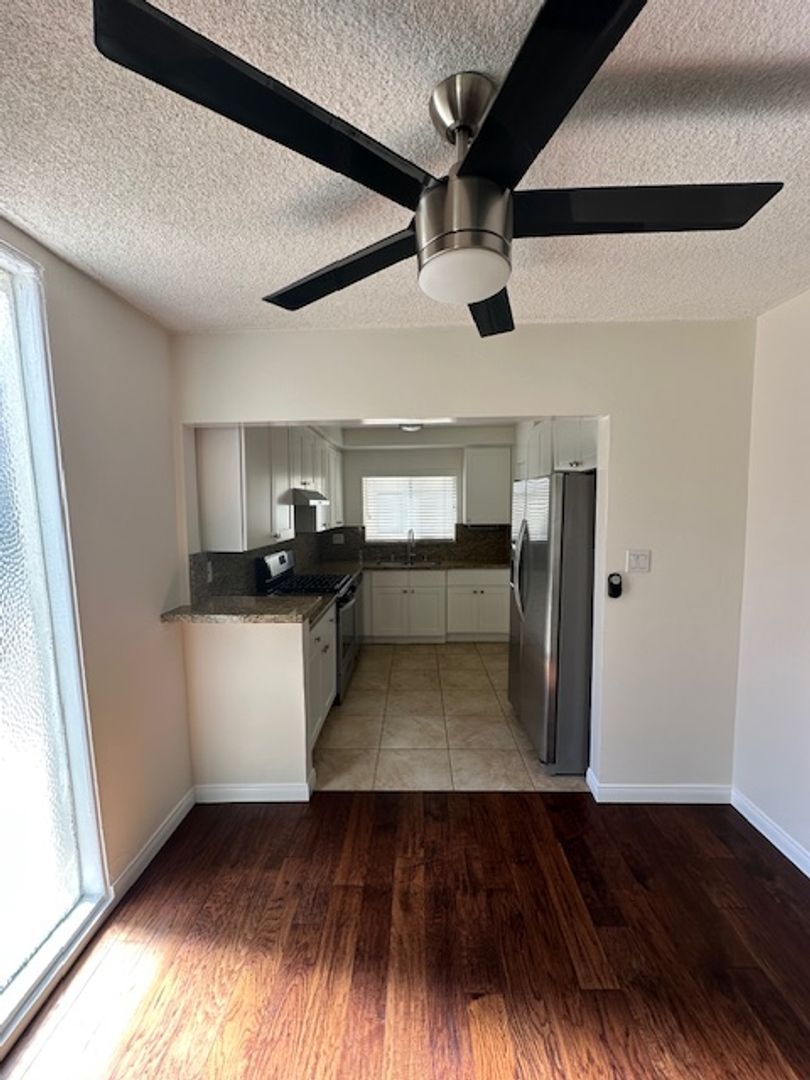 LOS ANGELES Apartment: 11707 GOSHEN AVE