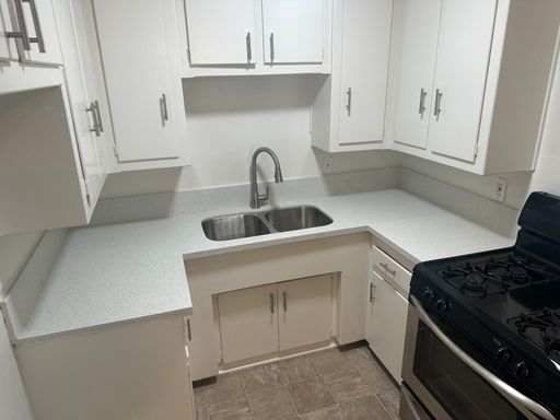 UPGRADED BEAUTIFUL ONE BEDROOM UNIT IN WEST LOS ANGELES – photo 1