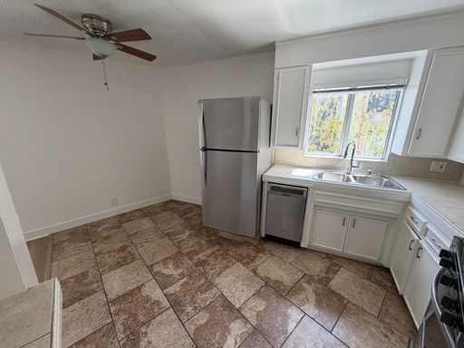 ONE BEDROOM REMODELED UNIT PET FRIENDLY BUILDING NEAR CENTURY CITY RYAN – photo 1