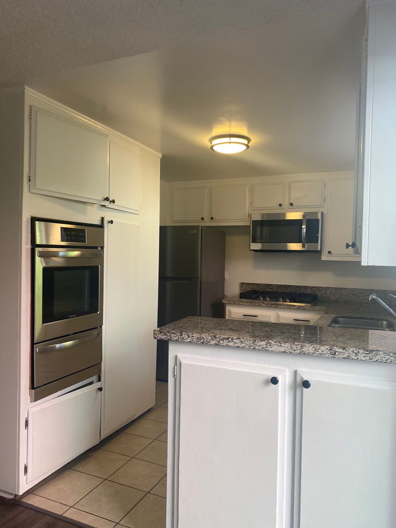 LOS  ANGELES Apartment: 3732 CARDIFF AVE