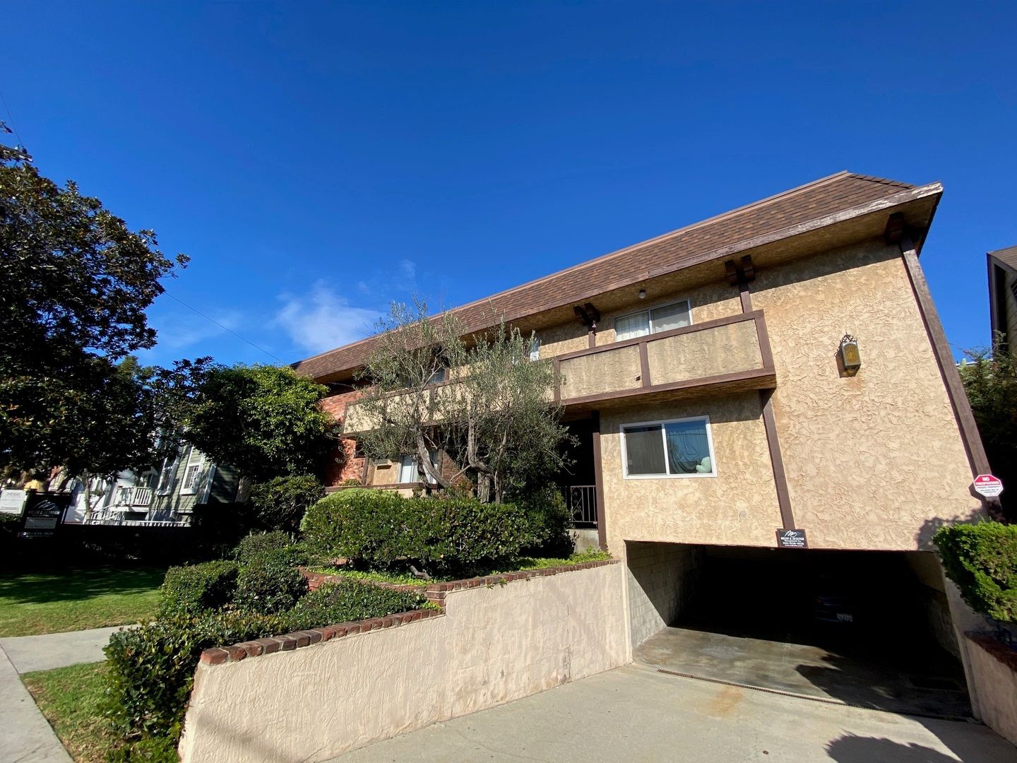 LOS ANGELES Apartment: 3676 CLARINGTON AVE