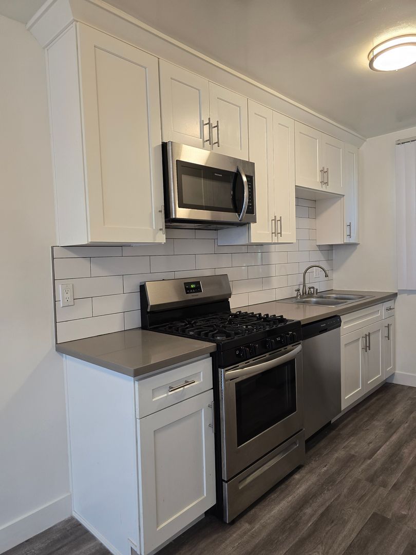 LOS ANGELES Apartment: 3367-73 OVERLAND