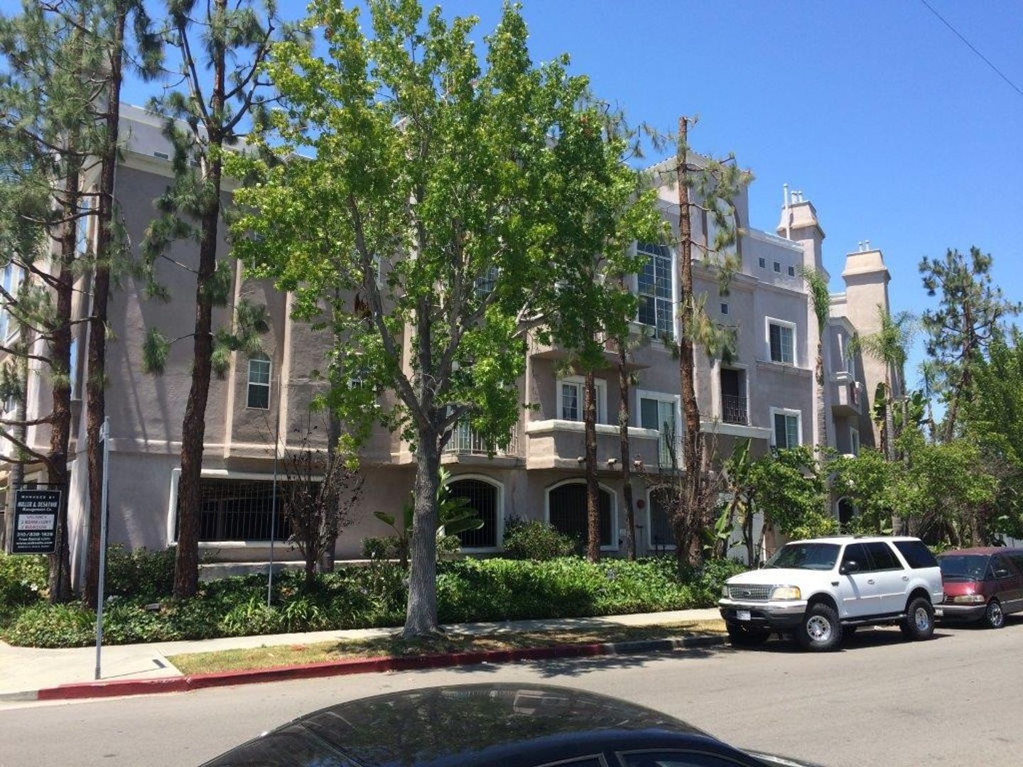 LOS ANGELES Apartment: 5430 ALVERN CIR