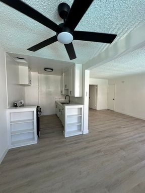 ONE BEDROOM LOWER UNIT IN A GATED BUILDING IN PALMS – photo 1
