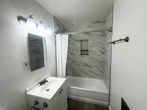 Studio unit in Palms area utilities not included – photo 1