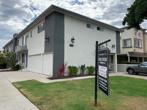 *ASK ABOUT OUR MOVE IN SPECIAL* PALMS NEIGHBORHOOD UPGRADED ONE BEDROOM WITH GARAGE PARKING – photo 1