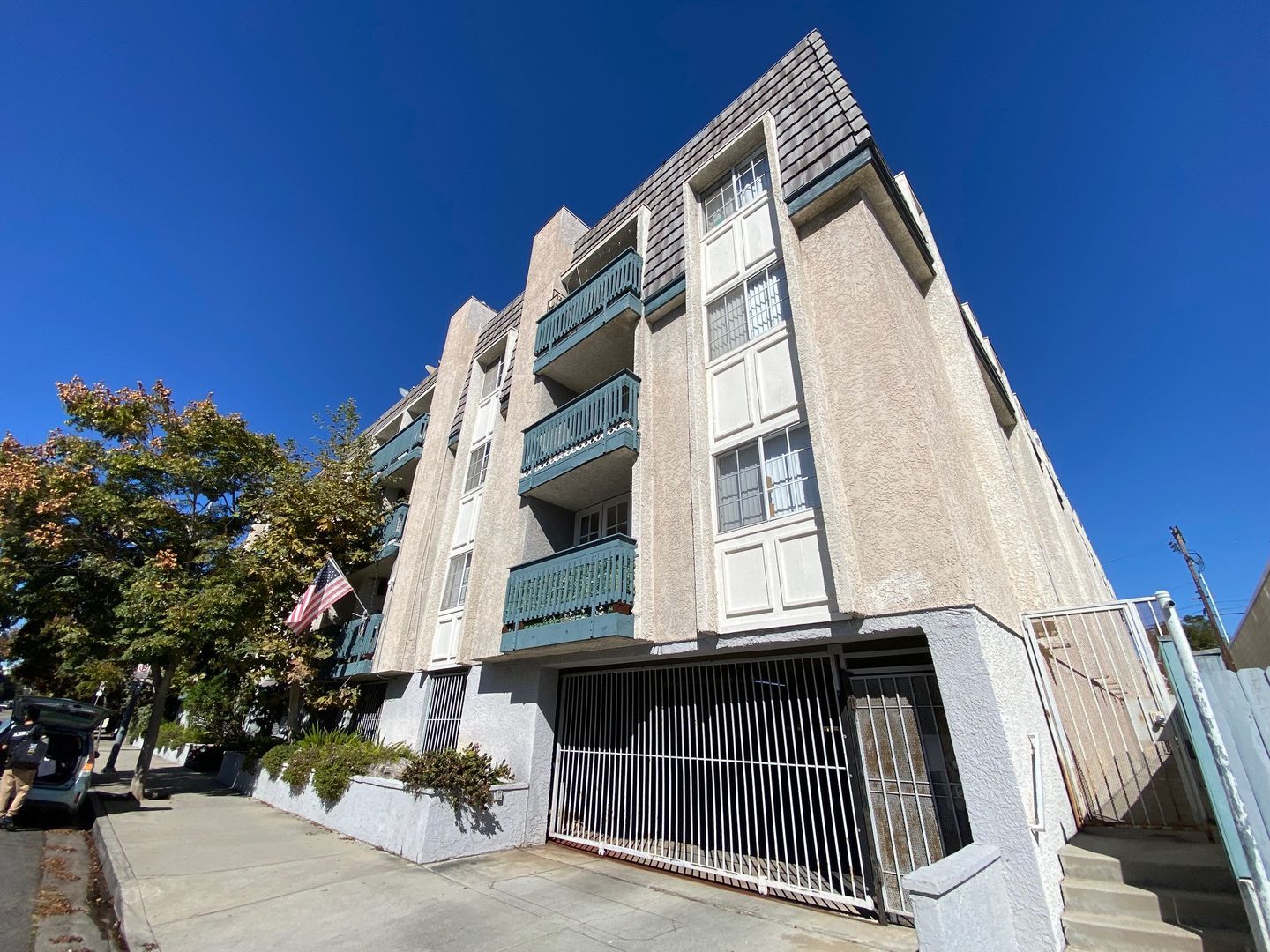 LOS ANGELES Apartment: 3668 MOTOR AVE