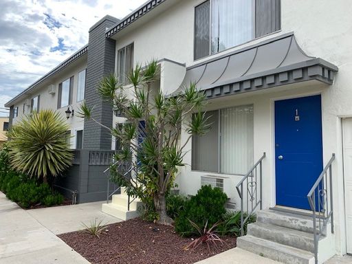 * PALMS NEIGHBORHOOD UPGRADED ONE BEDROOM WITH GARAGE PARKING – photo 1