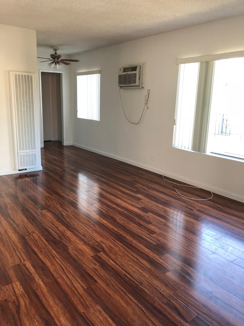 LOS ANGELES Apartment: 10938 PALMS BLVD