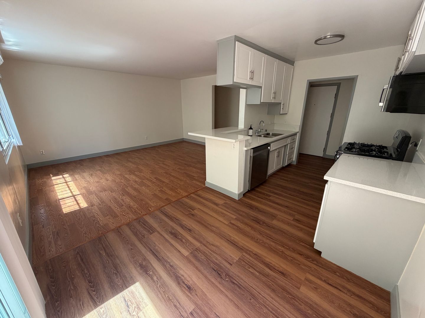 PLAYA DEL REY Apartment: 7769 SAINT BERNARD ST