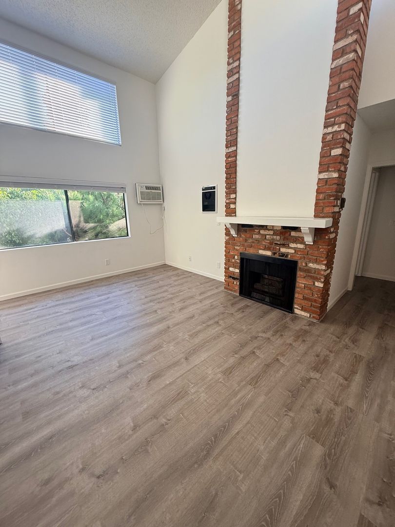 LOS ANGELES Apartment: 3763 BENTLEY AVE