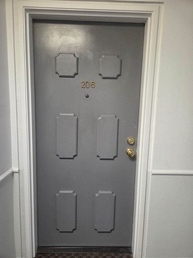 LOS ANGELES Apartment: 10142 NATIONAL BLVD