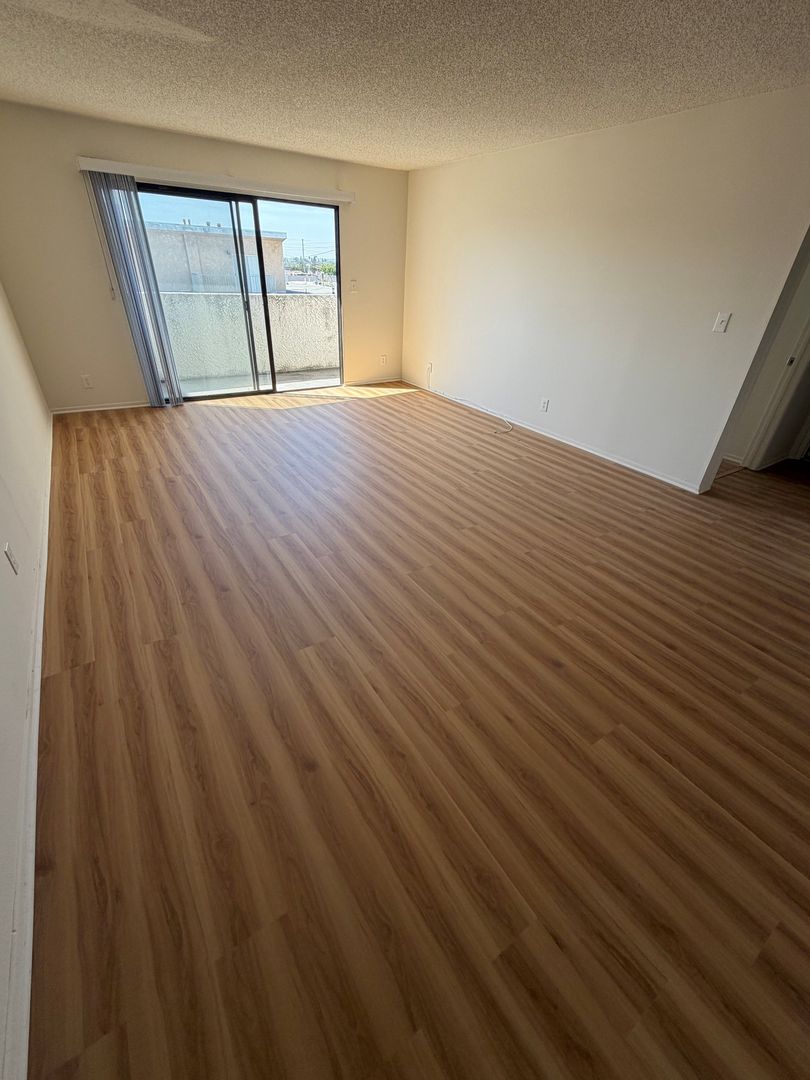 LOS ANGELES Apartment: 3711 GLENDON AVE