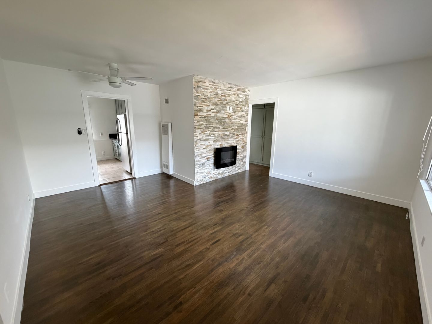 LOS ANGELES Apartment: 12321-27 WASHINGTON BLVD