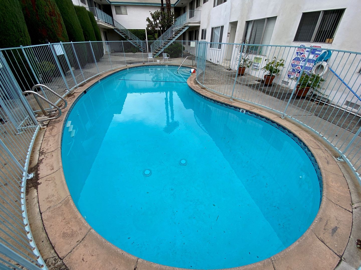 LOS ANGELES Apartment: 3747 CLARINGTON AVE