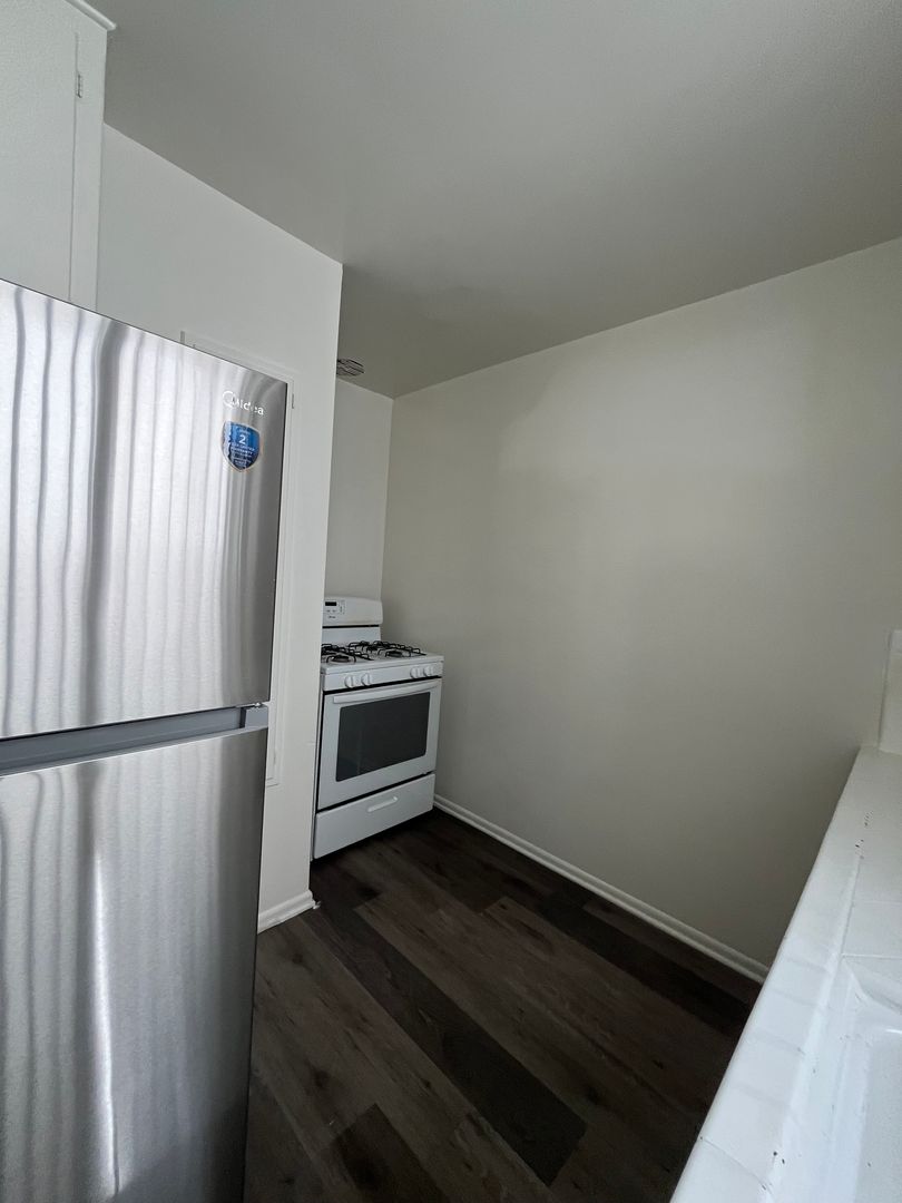 W.HOLLYWOOD Apartment: 1252 HAVENHURST DR