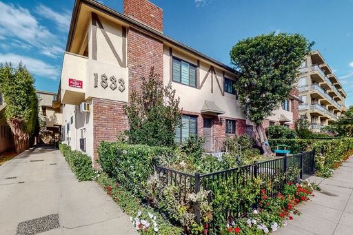 1 BEDROOM APARTMENT IN THE HEART OF WESTWOOD – photo 1