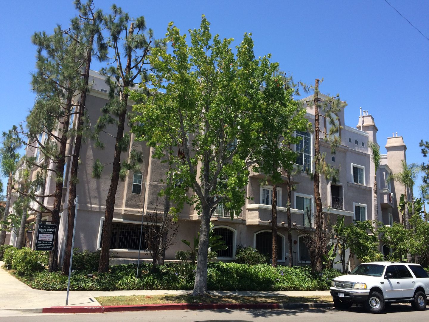 LOS ANGELES Apartment: 5430 ALVERN CIR