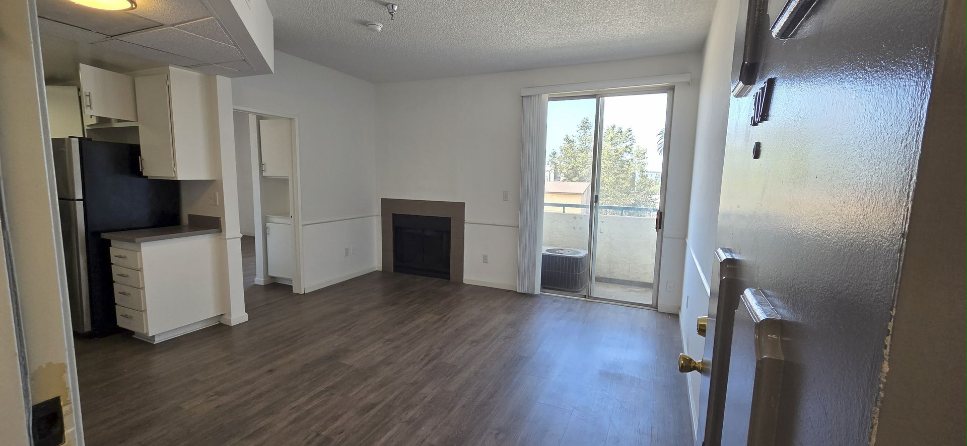 LOS ANGELES Apartment: 10142 NATIONAL BLVD