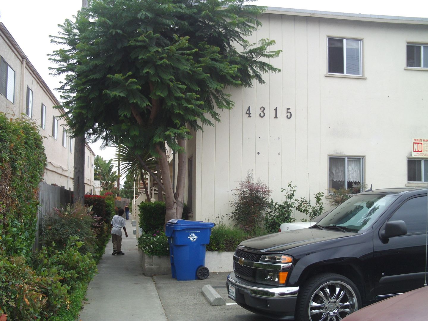 LOS ANGELES Apartment: 4315 INGLEWOOD BLVD.