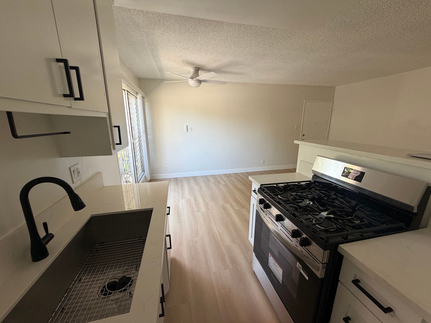 LOS ANGELES Apartment: 3665 MCLAUGHLIN AVE