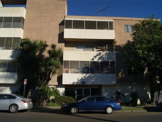 LOS ANGELES Apartment: 820 S.KINGSLEY DR.