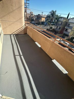 Upgraded Two Bedroom Apartment Home In Chinatown – photo 1