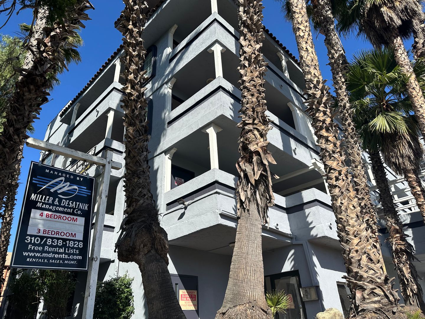 LOS ANGELES Apartment: 2462 BARRINGTON AVE