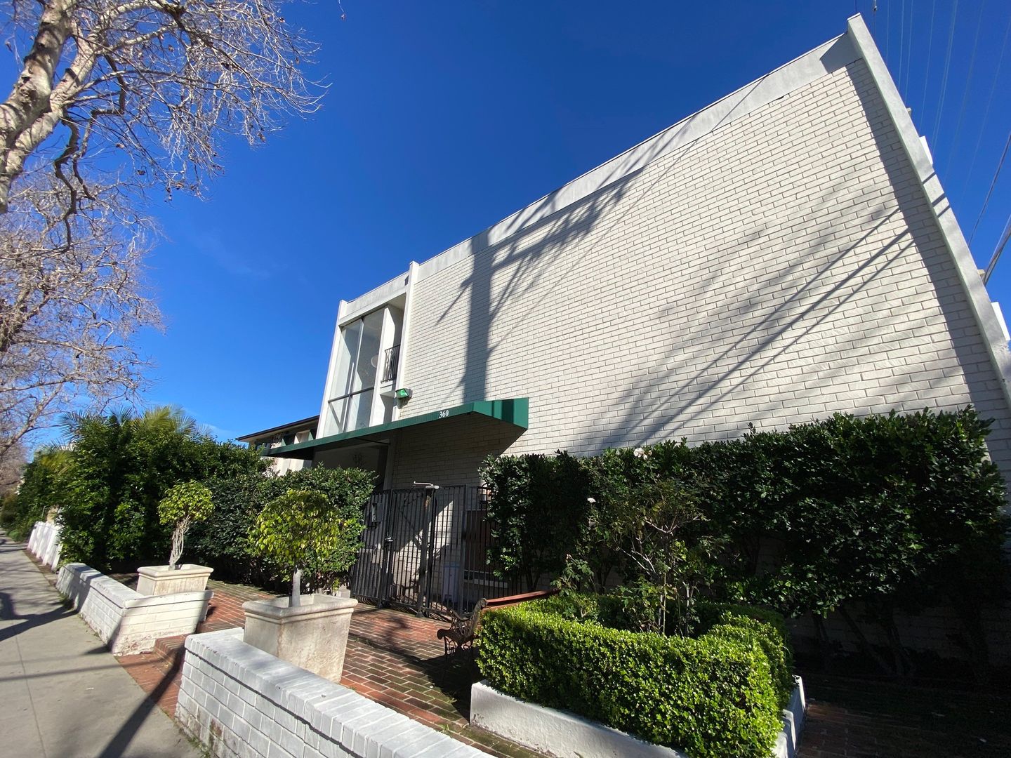 BEVERLY HILLS Apartment: 360 S. REXFORD DR.