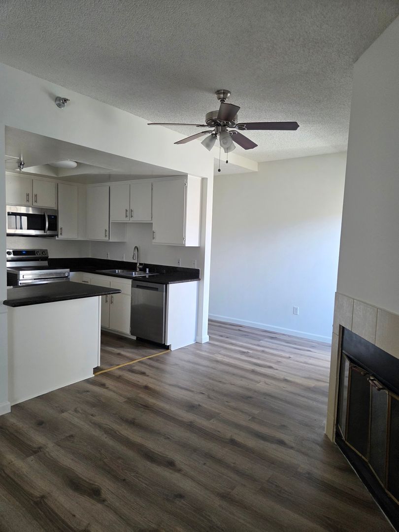 LOS ANGELES Apartment: 10142 NATIONAL BLVD