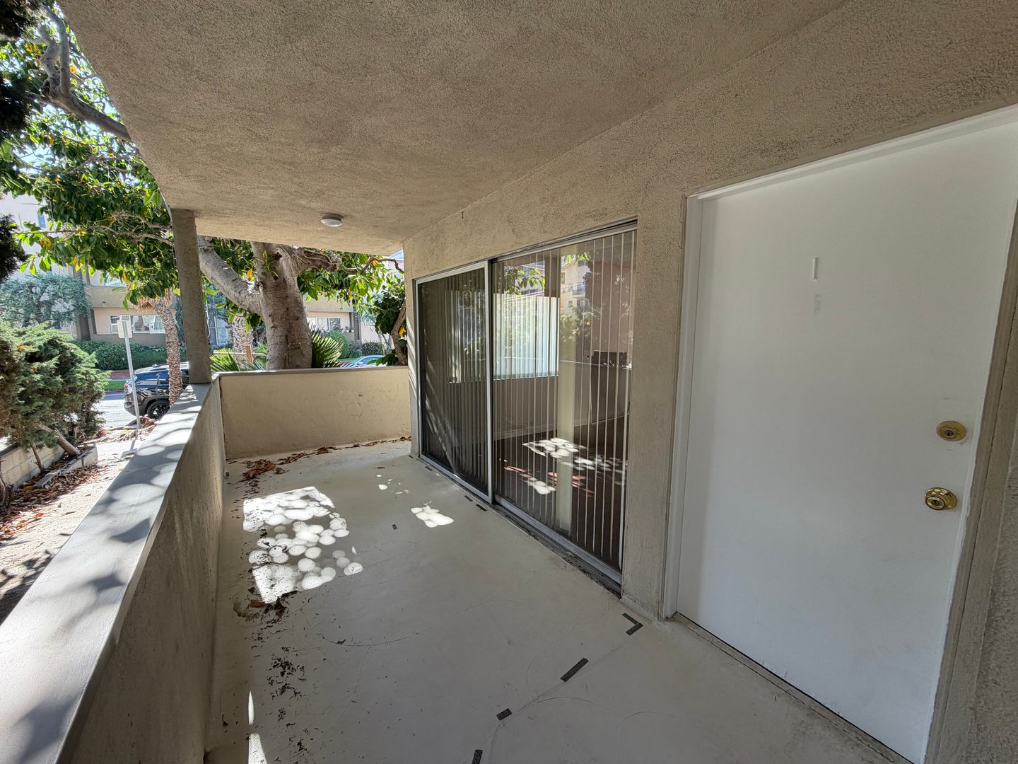 LOS ANGELES Apartment: 11707 GOSHEN AVE