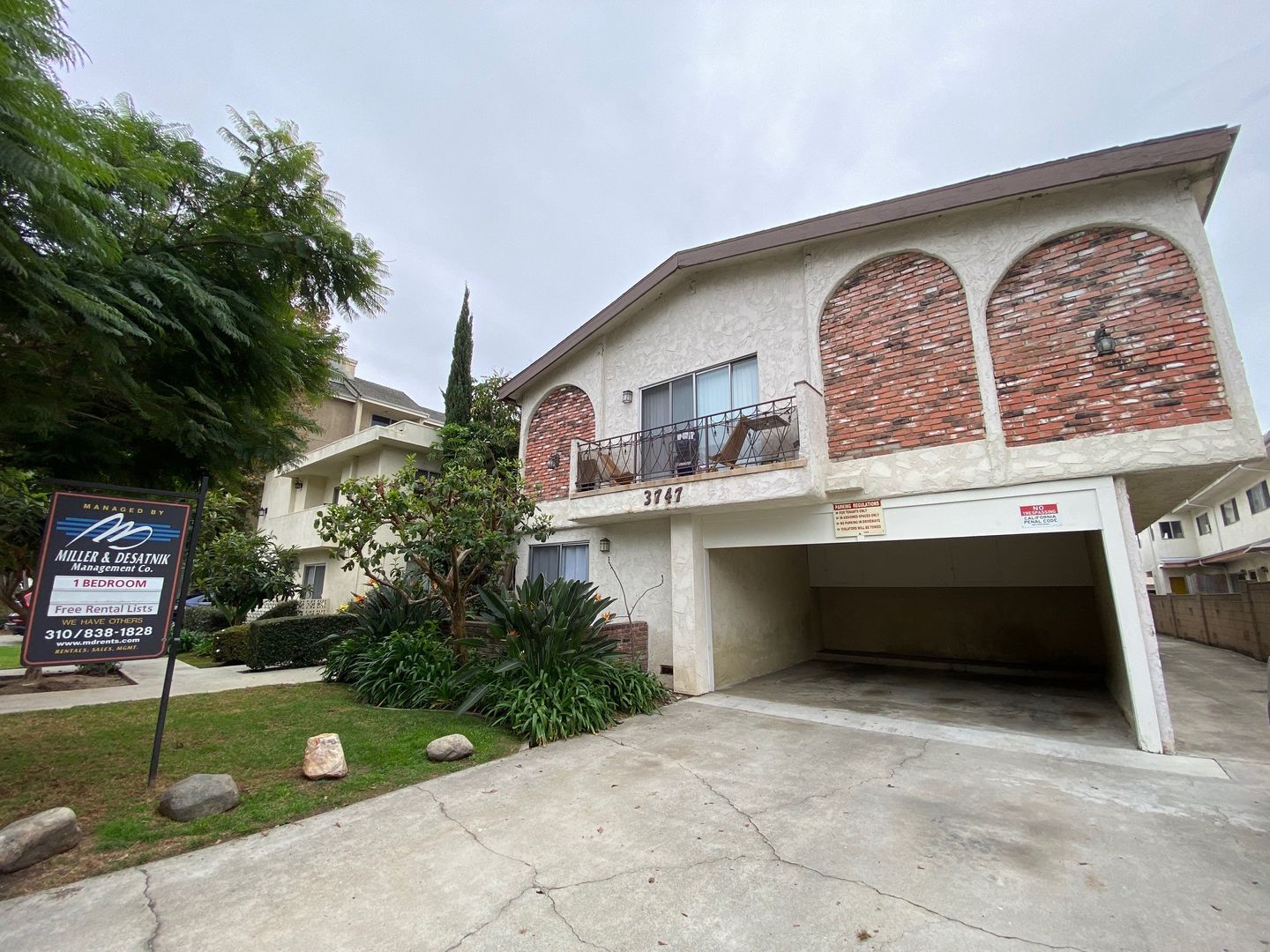 LOS ANGELES Apartment: 3747 MENTONE AVE