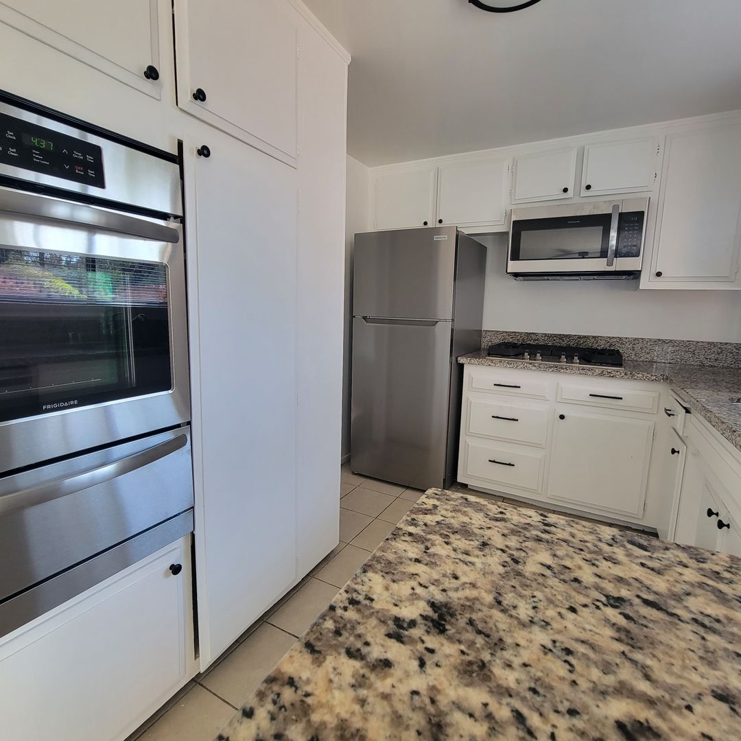 LOS  ANGELES Apartment: 3732 CARDIFF AVE