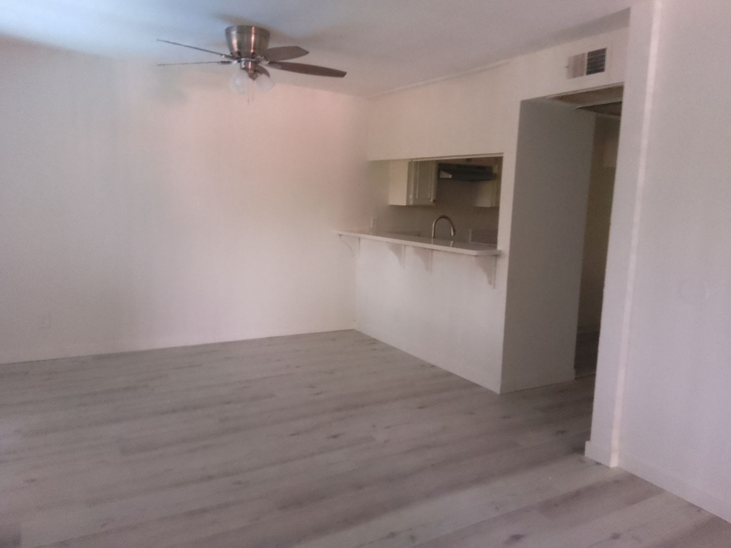 N.  HOLLYWOOD Apartment: 5554 CARPENTER AVE