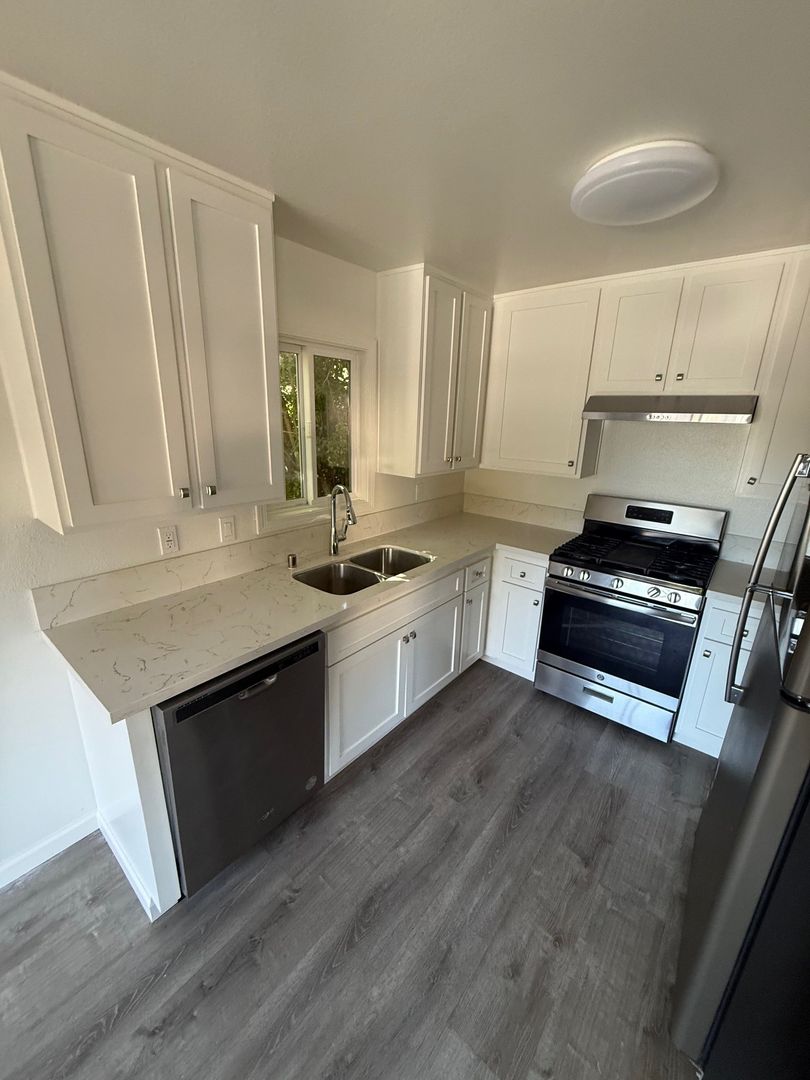 LOS ANGELES Apartment: 3763 BENTLEY AVE