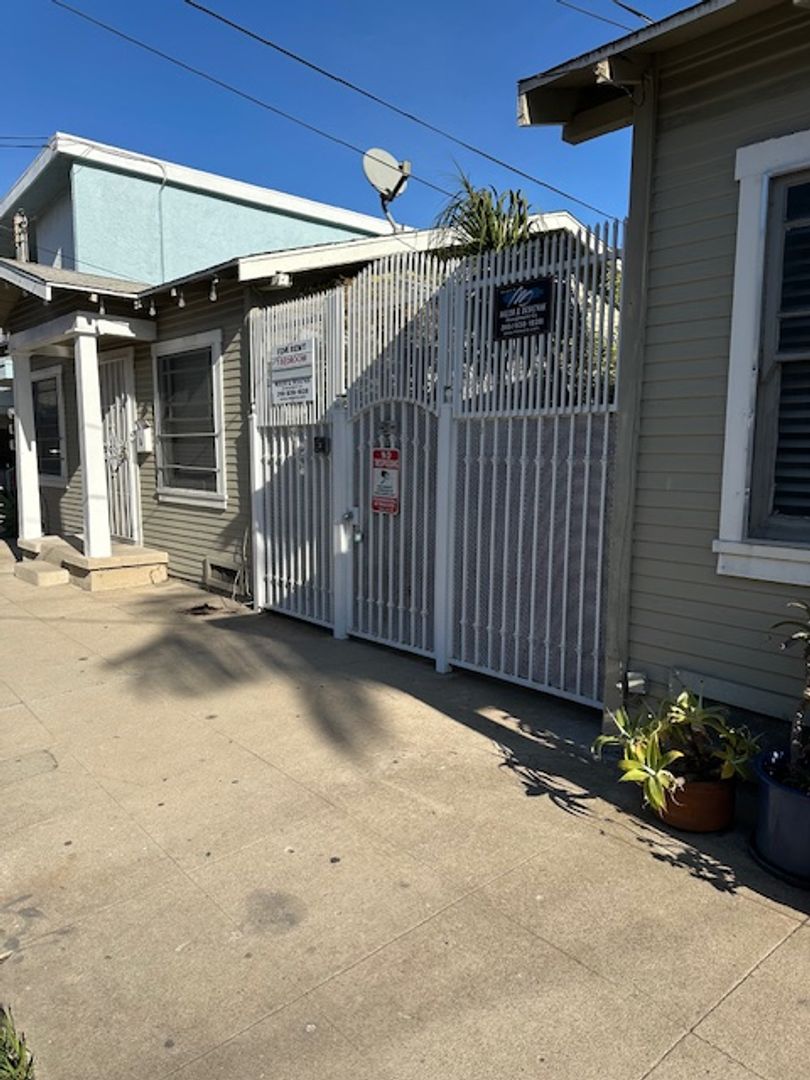 VENICE Apartment: 2006 STRONG DR