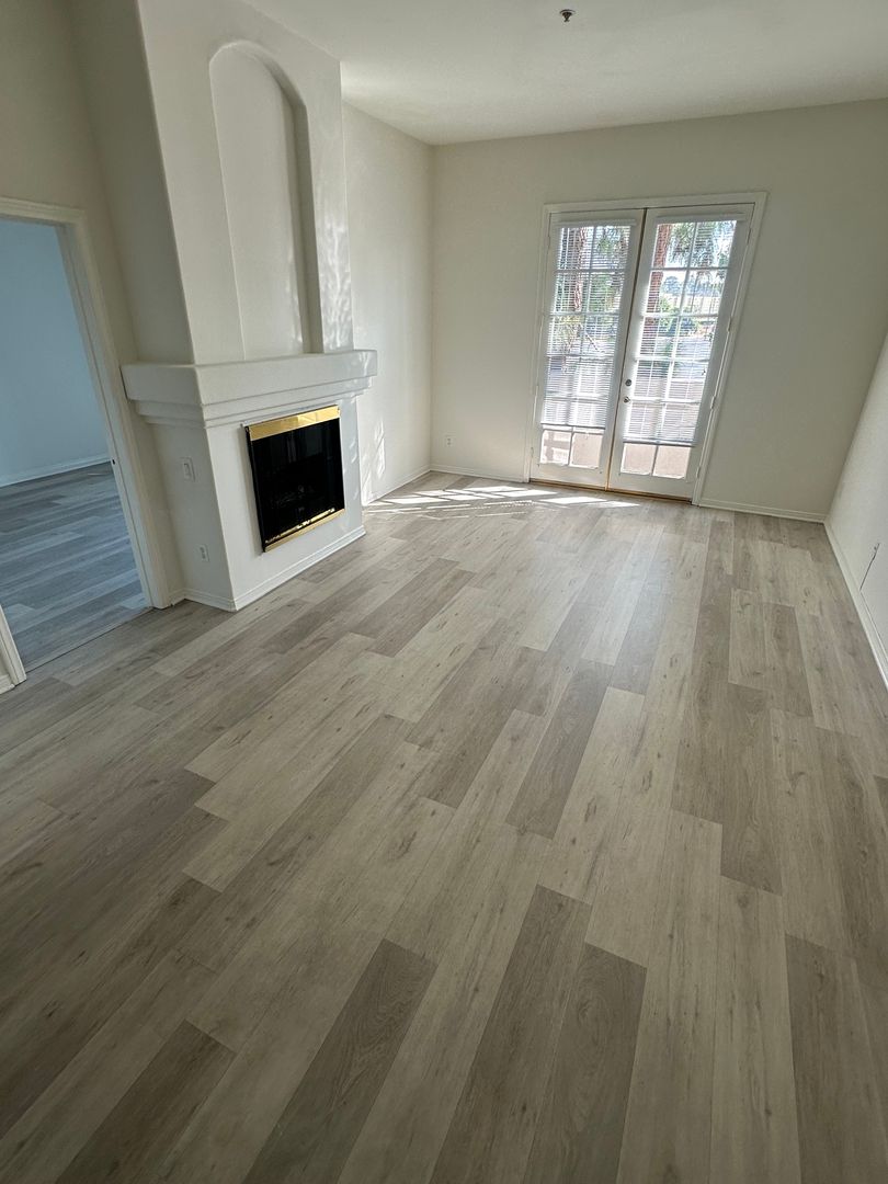 LOS ANGELES Apartment: 5430 ALVERN CIR