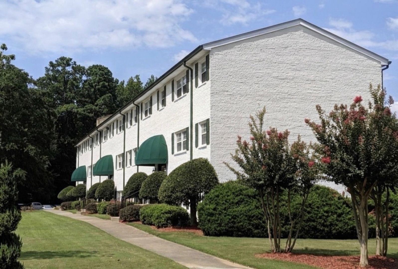 Dodson Courtyard Apartments | Move In Spring Specials 12 of 12
