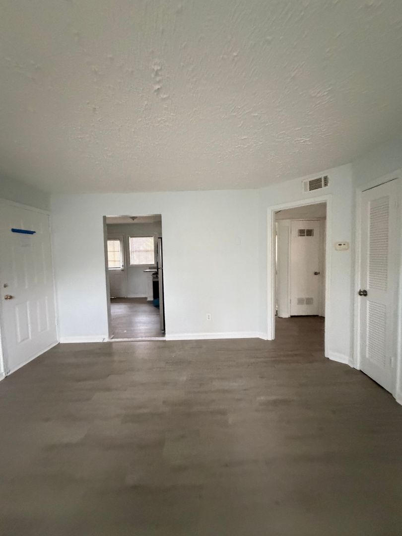 Dodson Courtyard Apartments | Move In Spring Specials 10 of 12