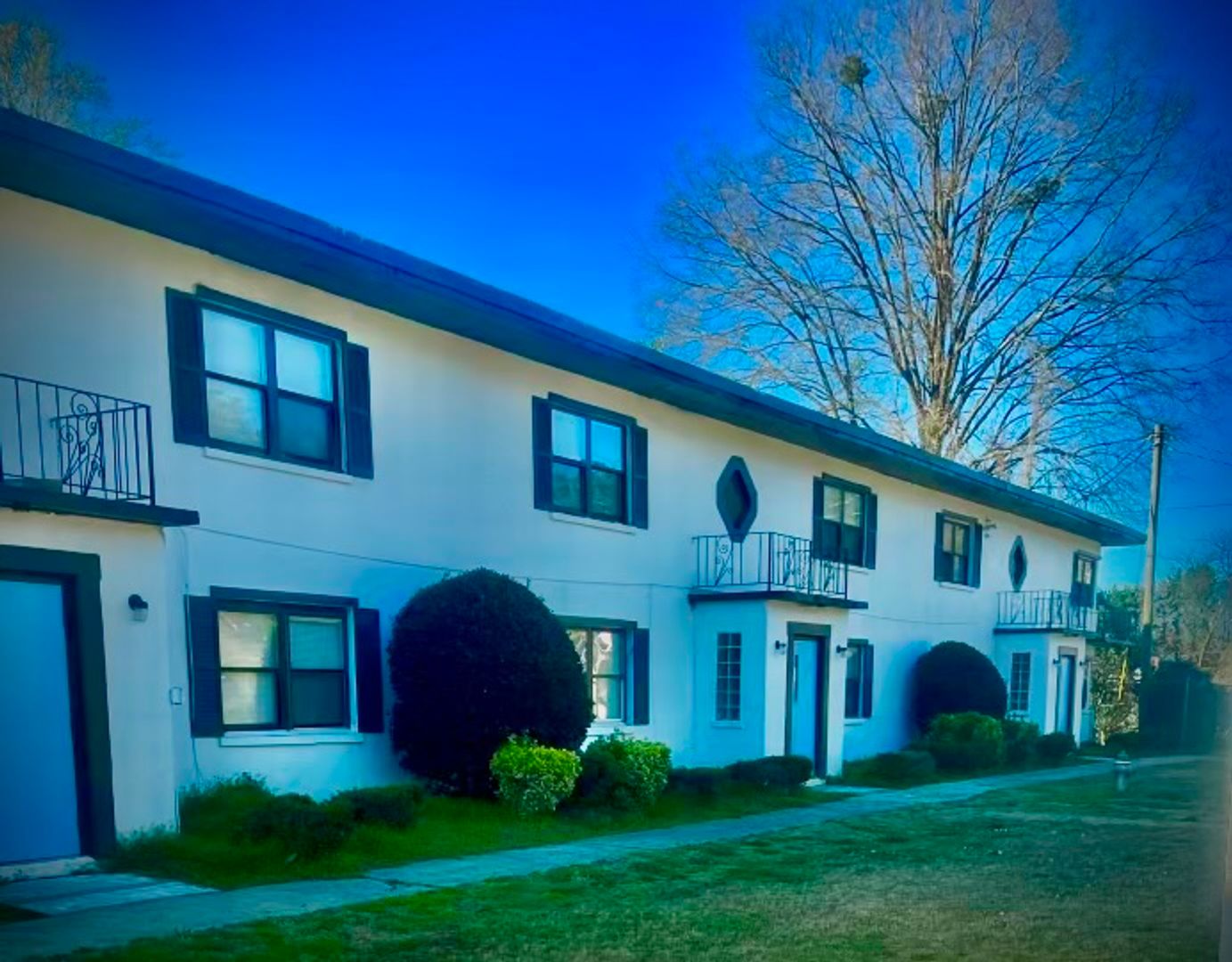 Marietta Apartment: 815 South Cobb Dr