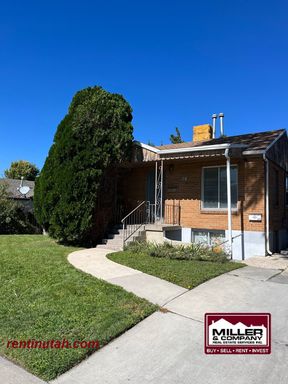 Cute 2 bedroom Duplex For Rent!! – photo 1