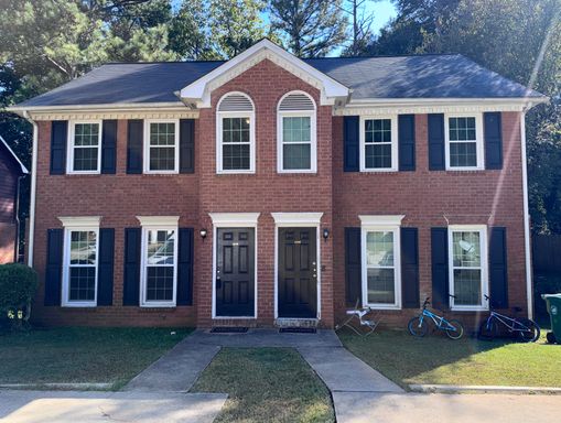 2 Bedroom Townhome – 5248 Ridge Forest Dr, Stone Mountain, GA 30083-3897