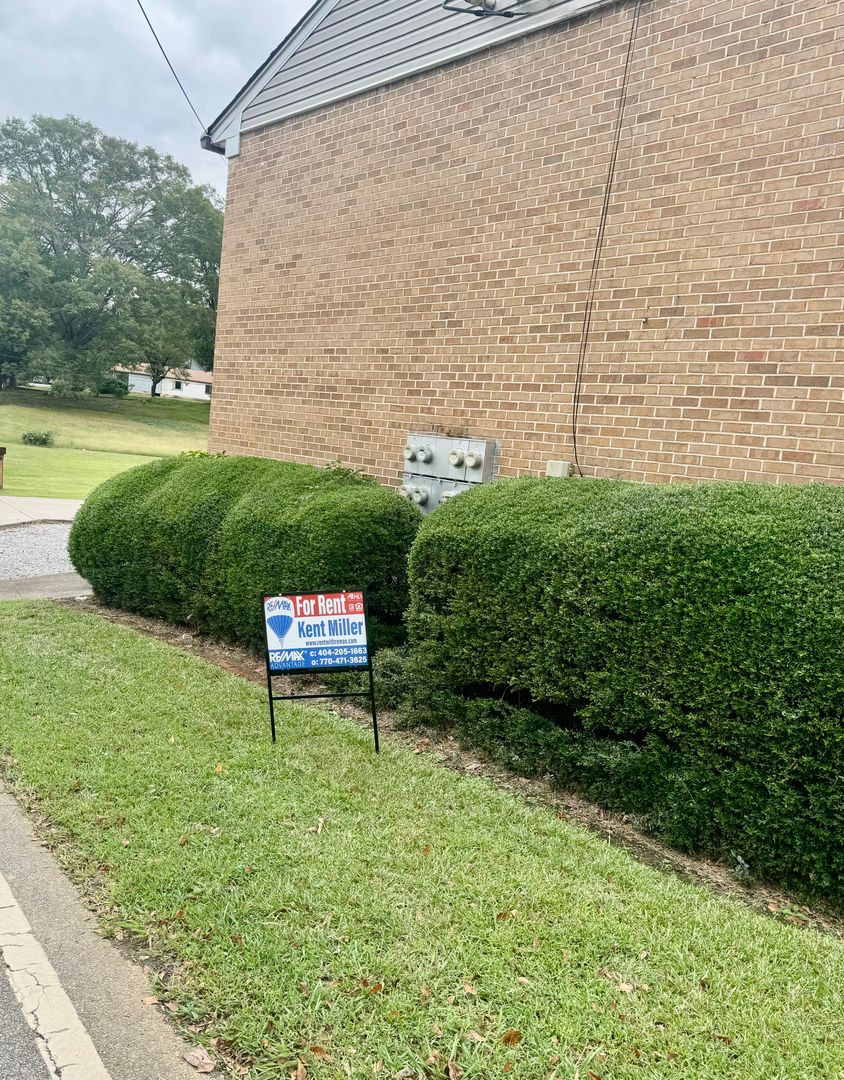 Carrollton Apartment: 630 Burson Ave