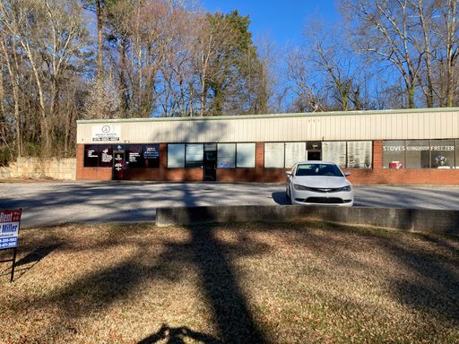 Prime Location Near Thriving Businesses! – photo 1